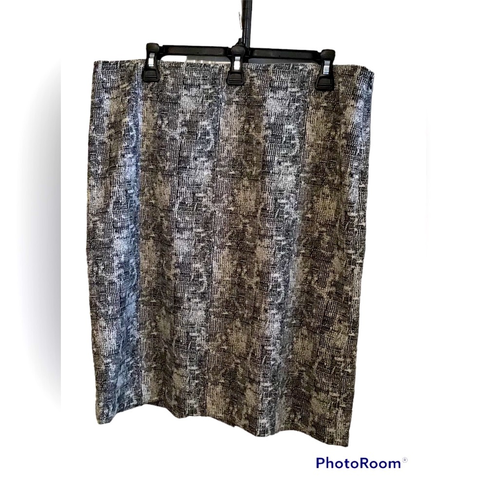 M M Lafleur pencil skirt
